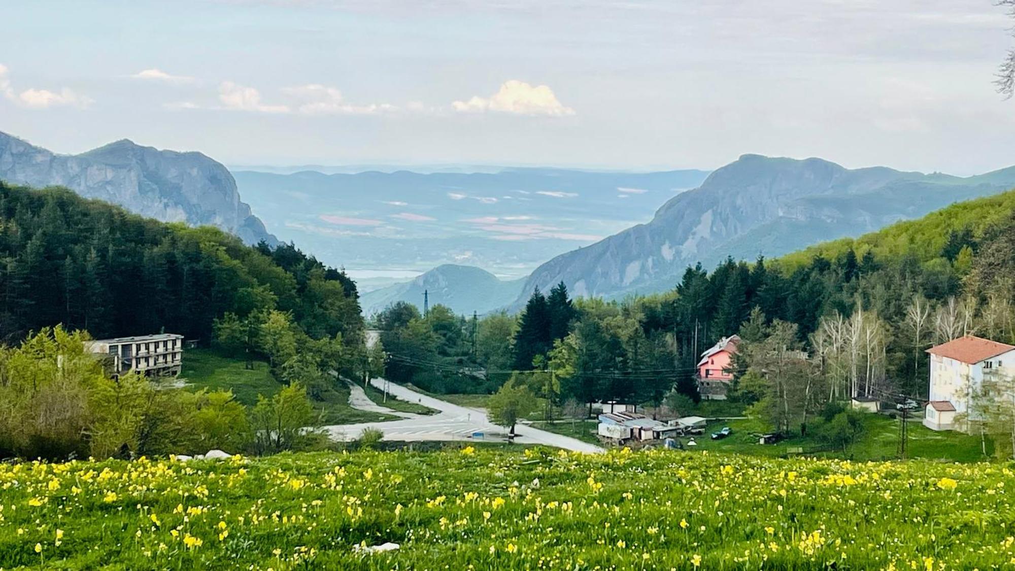 Appartamento Panorama-М Vratsa Esterno foto